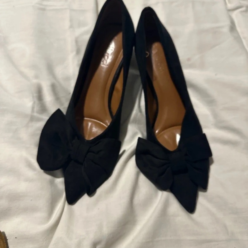 Elegant Black Women's Heels with Bow Detail